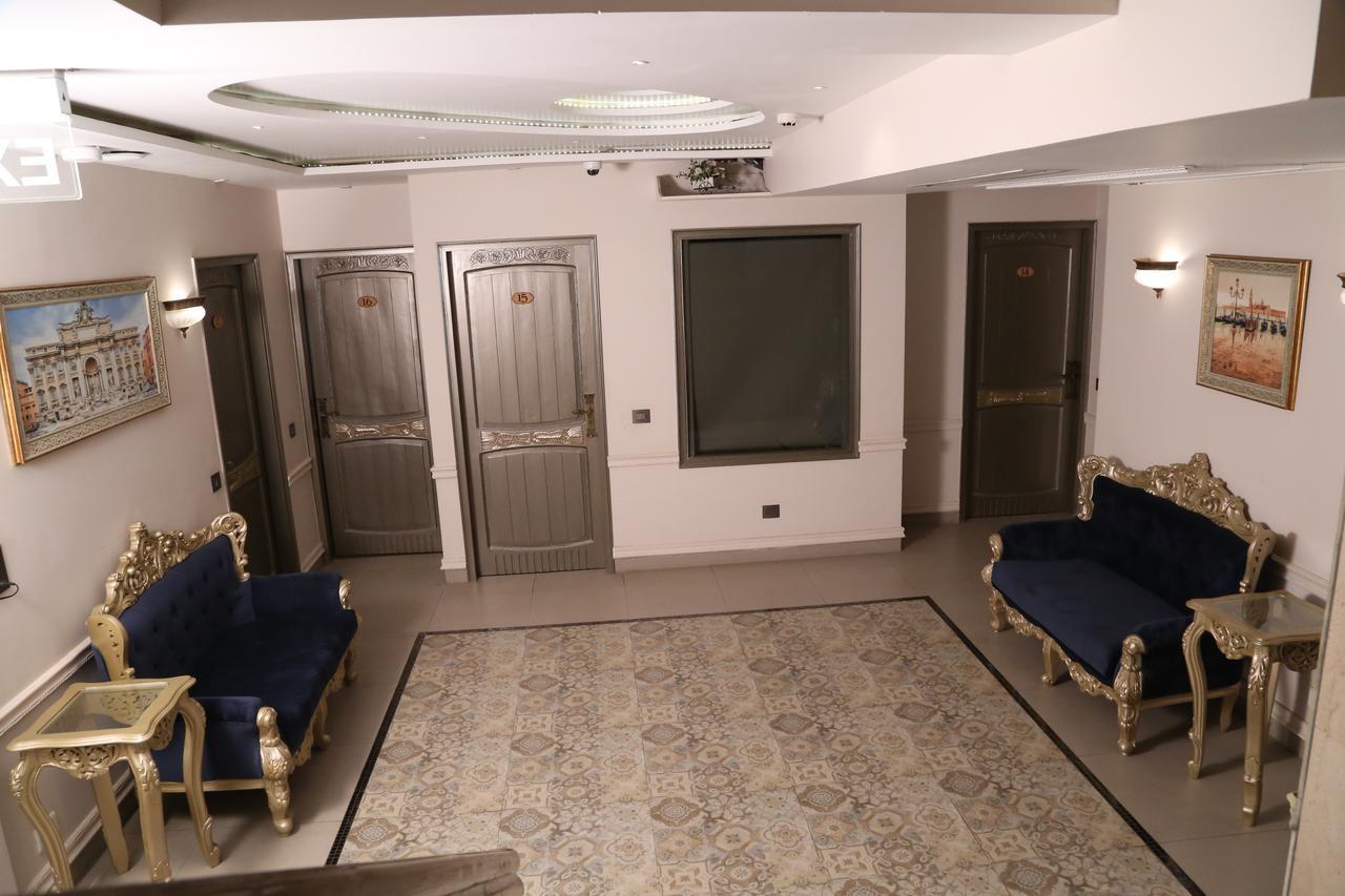 Hotel Posh Chandīgarh Buitenkant foto